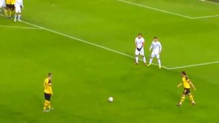 99IQ Moments ????????@Football @smart @skills