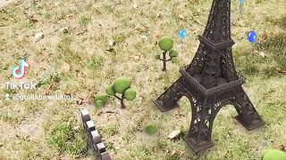 Boost your business with Augmented Reality animations (10) ! Eiffel tower