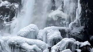 "Exploring Iceland's Enchanting Landscapes" subscribe me