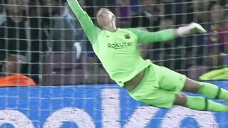 The Goalkeeper Tried!!!!!!