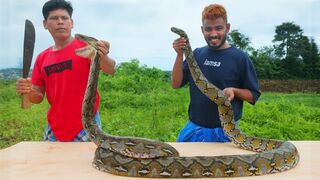 35 Kg SNAKE GRILLED _ Snake Grilled On Charcoals _ Snake Cooking Skills
