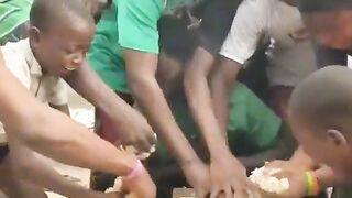 Funny video spot me bhai log 107