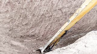 Excavator long handle ...https://payup.video/u/205463
