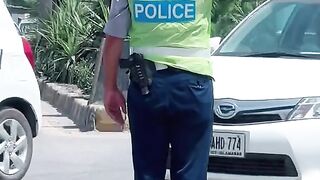 Traffic police na ya kia kia