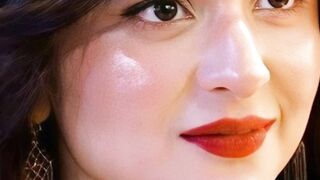 Yumna Zaidi Looks
