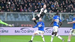 Top 10 BEST Cristiano Ronaldo Goals! | Juventus