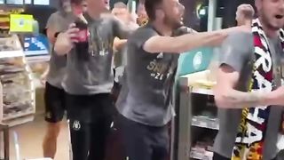 Sparťanské oslavy po cestě do Prahy