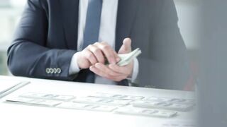 This Millionaire Trader Revealed His EASY Trading Strategy ( Made Over $84 Million )