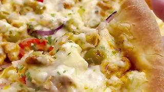 Cheesy crust chicken Pizza