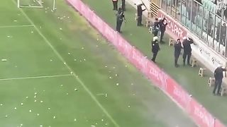 Опасный турецкий футбол