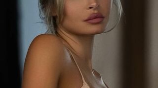 [4K AI ART] Lookbook / video Super tan bikini girl video project.  Waterfront AI Lookbook / Video 2023