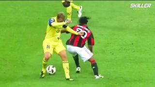 7 Ronaldinho Skills That SHOCKED The World