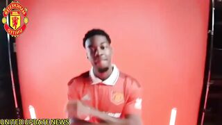 OH SAYA BARU SAJA TERJADI ANDA BISA MERAYAKAN SHAKE THE CROWD NEWS DARI MANCHESTER UNITED_720p.