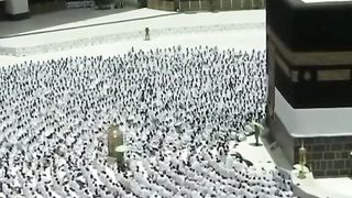 The soulful scene of the Friday prayer at the Kaaba