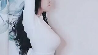 Tiktok girl dancing