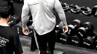 Cleaner is stronger than bodybuilder??????