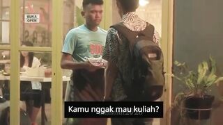 Alasan bapak ini selalu menghindari rentenir!