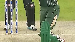 SHAHID AFRIDI STRIKING