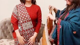 HAREEM SHAH KE DOSTI AQSA JAMALI SAY.