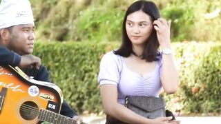 TUMAWA SA UMPISA _ kinilig naman sa huli _ ????????