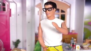 Barbie & ken family beach vacation