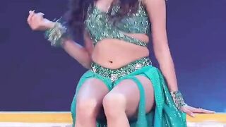 Janhvi kapoor dance Performance -- #janhvikapoor  -- #shorts #shortvideo