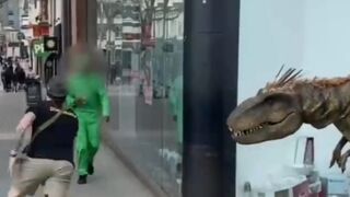 Would you run? Super shock.Video 2023