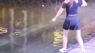 tiktok nhảy khéo léo bao người thán phục #socnaufamilytv. | tiktok dance skillfully so many people admire #socnaufamilytv.