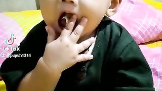 Cute Eat Moment, Hungry Baby Abil
