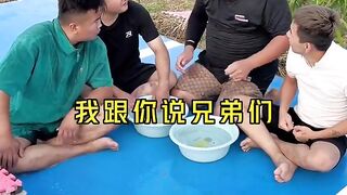 A cool summer, overcoming obstacles with a basin of water, challenging men’s simple happiness