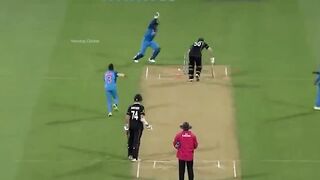 MS DHONI FOOLED HIS OPPONENT...