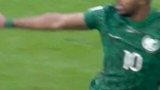 YouTube'da "Salem Al-Dawsari's winning goal stuns Argentina in Saudi Arabia upset! ???????? | #ShortsFIFAWorldCup"