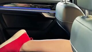 how girls spank a car