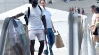 test the generosity of people(tester la générosité des gens)