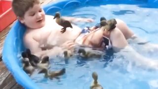 Bébé très drôle