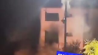 Повстанцы уничтожают камеры на столбах