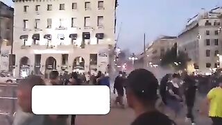 Протесты в Марселе (Франция) продолжаются.