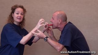 Autism help : Quand votre enfant pince, frappe ou mord – Le Son-Rise Program