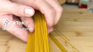 Spaghetti Froid en Sauce et Burrata Crémeuse pour l'Été! ????