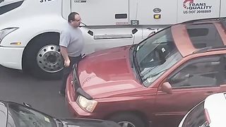 FIGHT BTWN TRUCK DRIVERS