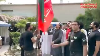Imran Khan Flag in zaman park