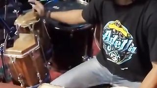 Suaranya enak banget