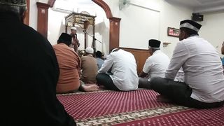 CERAMAH AGAMA DI MASJID/  RELIGIOUS LECTURE AT THE MOSQUE.