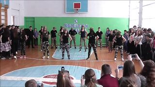 танец девочки