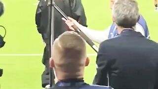 Ronaldinho hugs Messi at PSG