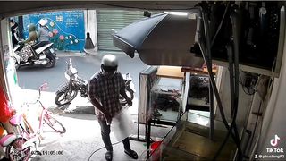 Dasar Maling - Kepiting pun diembatnya - Selalu Waspada
