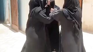 نساء يسترجعن ذكريات الزمن الجميل ????❤️