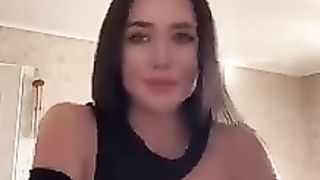 Oops ???? Beauty girl dance in Periscope live #broadcast #streaming #vlog #routines #prettygirl