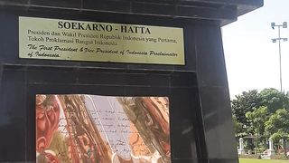 Tugu pahlawan Surabaya