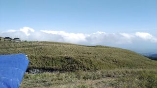 Pemandangan di Pos II Gunung Rinjani Jalur Sembalun